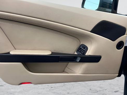 Used 2009 Aston Martin V8 Vantage Roadster RWD image 35