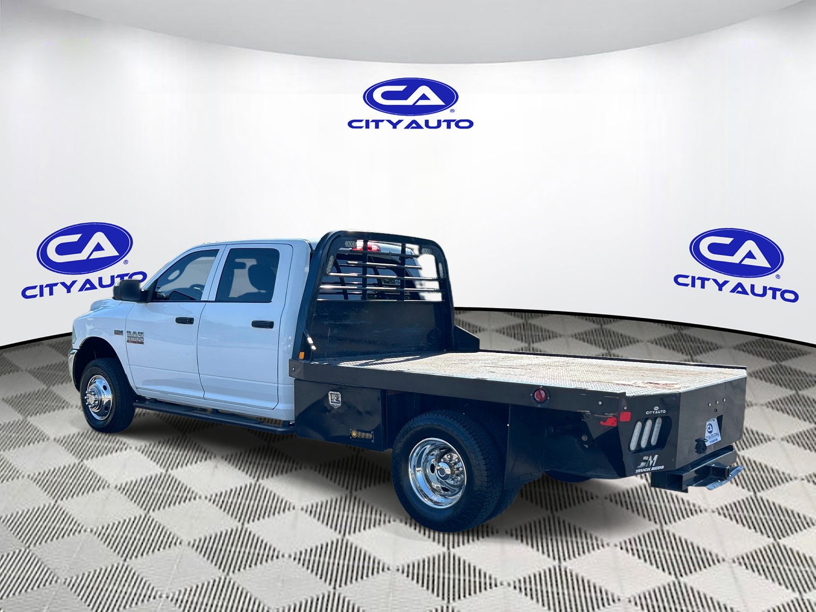 Used 2017 RAM 3500 Tradesman w/ Chrome Appearance Group AWD/4WD image 5