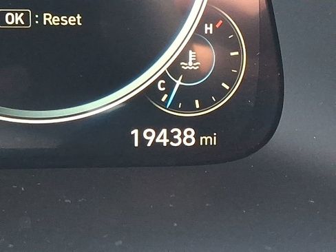 Used 2022 Hyundai Sonata Limited w/ Preferred Accessory Package image 5