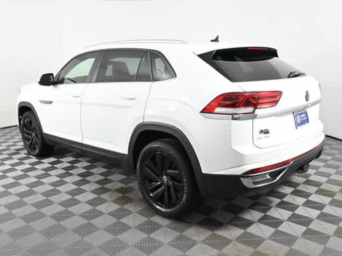 Certified 2022 Volkswagen Atlas Cross Sport SE w/ Panoramic Sunroof Package image 8