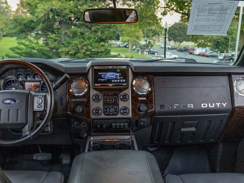 Used 2015 Ford F250 Platinum w/ FX4 Off-Road Package image 38