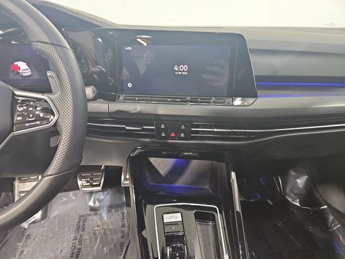 Used 2024 Volkswagen Golf R image 17