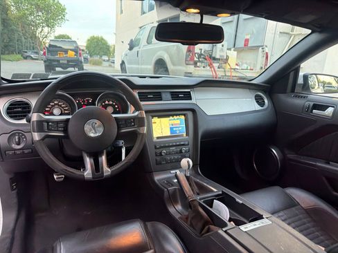 Used 2010 Ford Mustang Shelby GT500 image 12