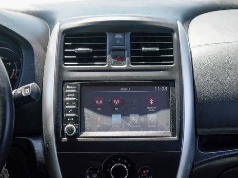 Used 2018 Nissan Versa Note SV FWD image 12