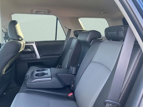 Used 2020 Toyota 4Runner SR5 Premium image 17