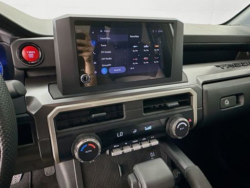 Certified 2024 Toyota Tacoma TRD Off-Road AWD/4WD image 14