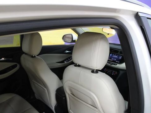 Used 2022 Buick Encore GX Select w/ Experience Buick Package AWD/4WD image 10