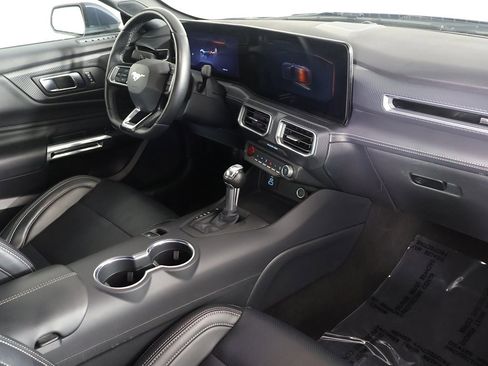 Used 2025 Ford Mustang Premium image 30