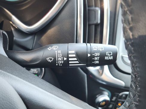 Used 2023 Chevrolet Equinox LT image 28