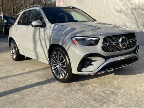 Certified 2025 Mercedes-Benz GLE 450 4MATIC image 4