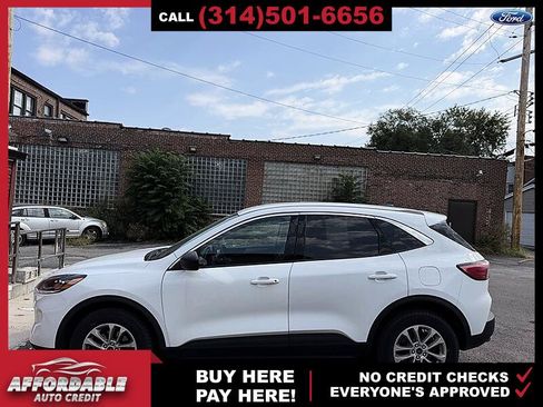 Used 2022 Ford Escape SE AWD/4WD image 2