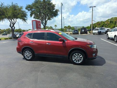 Certified 2019 Nissan Rogue SV FWD image 2