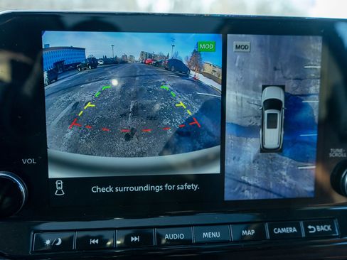 Used 2023 Nissan Pathfinder Platinum w/ Cargo Package image 19