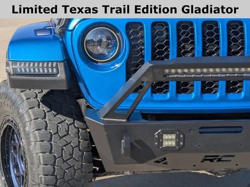 Used 2022 Jeep Gladiator Sport image 3