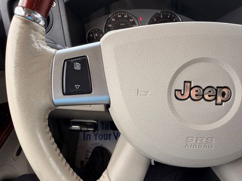 Used 2008 Jeep Commander Overland AWD/4WD image 18