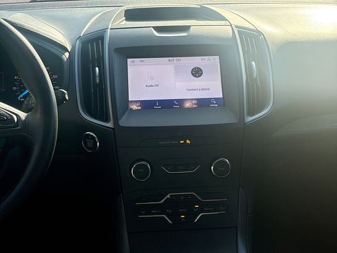 Used 2020 Ford Edge SE image 19
