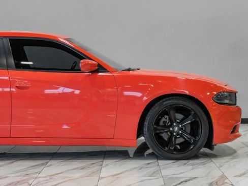 Used 2017 Dodge Charger R/T RWD image 19