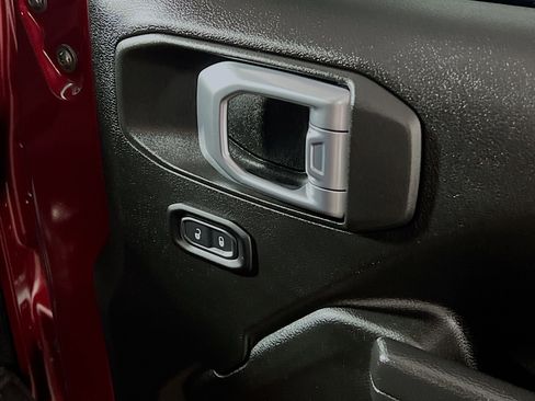 Used 2022 Jeep Gladiator Mojave image 32