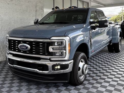 Used 2023 Ford F350 Lariat w/ Lariat Ultimate Package image 3