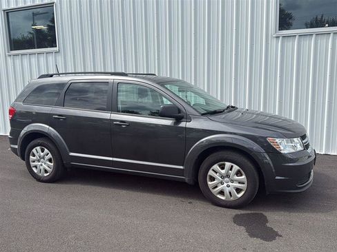 Used 2019 Dodge Journey SE FWD image 4