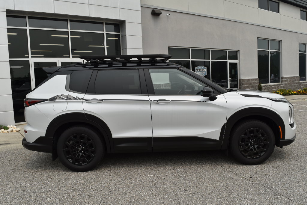 New 2026 Mitsubishi Outlander AWD image 2