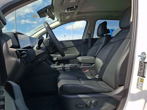 Used 2026 Kia Sportage EX w/ EX Panorama Roof Package image 13