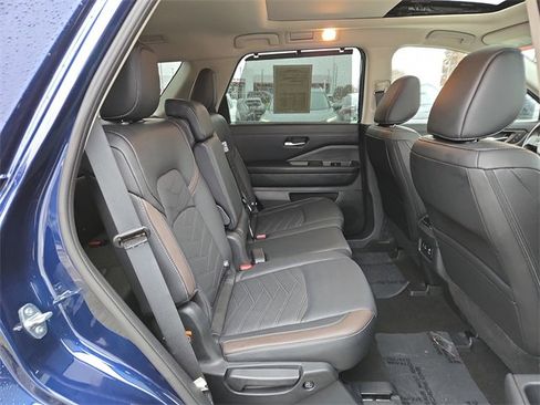 Certified 2024 Nissan Pathfinder Platinum w/ Cargo Package image 14