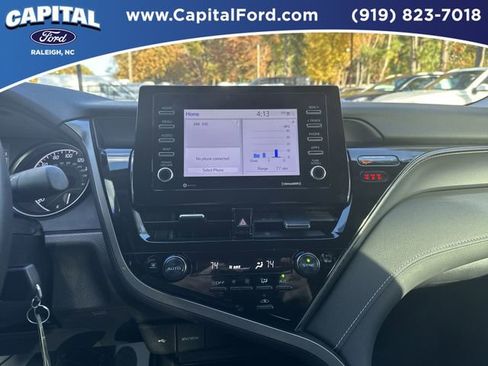 Used 2024 Toyota Camry SE image 25