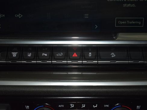 Used 2025 Chevrolet Silverado 2500 High Country w/ Technology Package AWD/4WD image 34