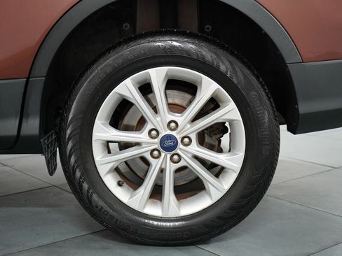 Certified 2018 Ford Escape SEL FWD image 34