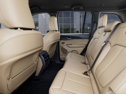New 2026 Jeep Grand Cherokee Limited RWD image 23