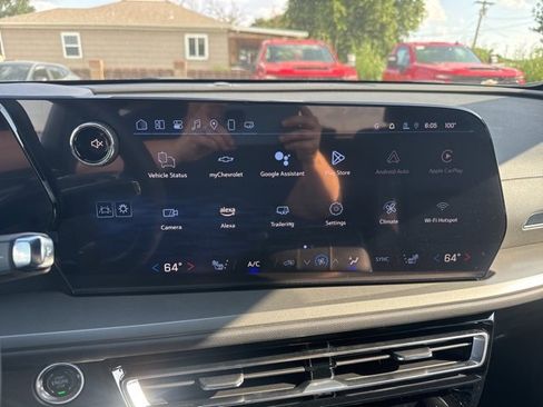 New 2025 Chevrolet Traverse LT w/ Driver Confidence Package image 32