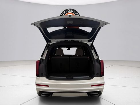 Used 2020 Cadillac XT6 Premium Luxury FWD image 11