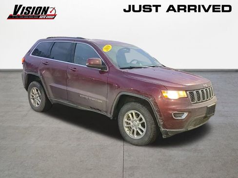 Used 2019 Jeep Grand Cherokee Laredo image 3