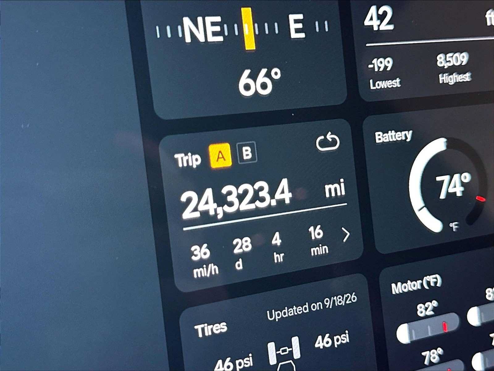 Used 2023 Rivian R1S Adventure Quad AWD/4WD image 21