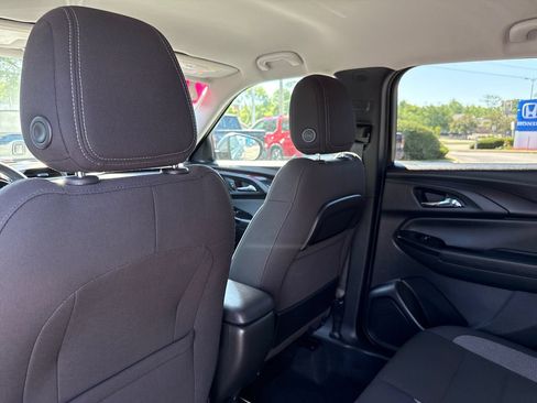 Used 2021 Chevrolet TrailBlazer LT w/ Convenience Package FWD image 20