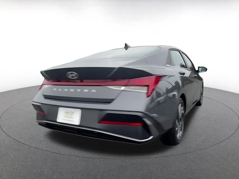 Used 2025 Hyundai Elantra SEL image 14