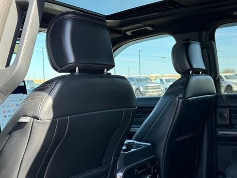 Used 2023 Ford Expedition Platinum image 16