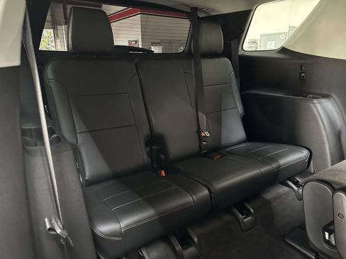 Used 2019 Chevrolet Traverse LT w/ LPO, Floor Liner Package FWD image 15