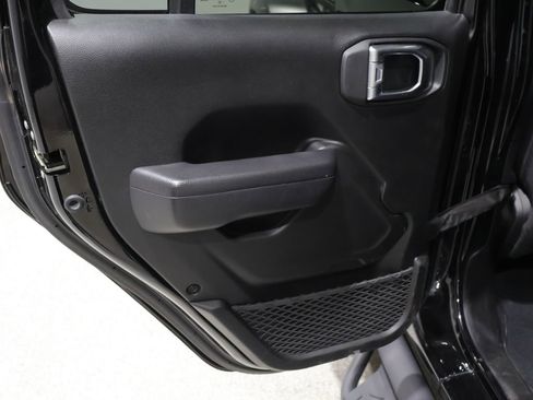 Used 2022 Jeep Wrangler Unlimited Sport AWD/4WD image 15