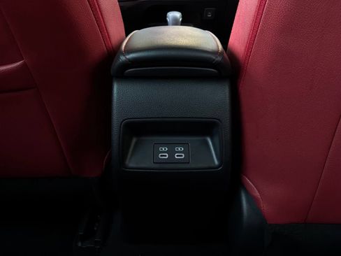 Used 2024 Toyota Corolla SE w/ SE Package FWD image 15