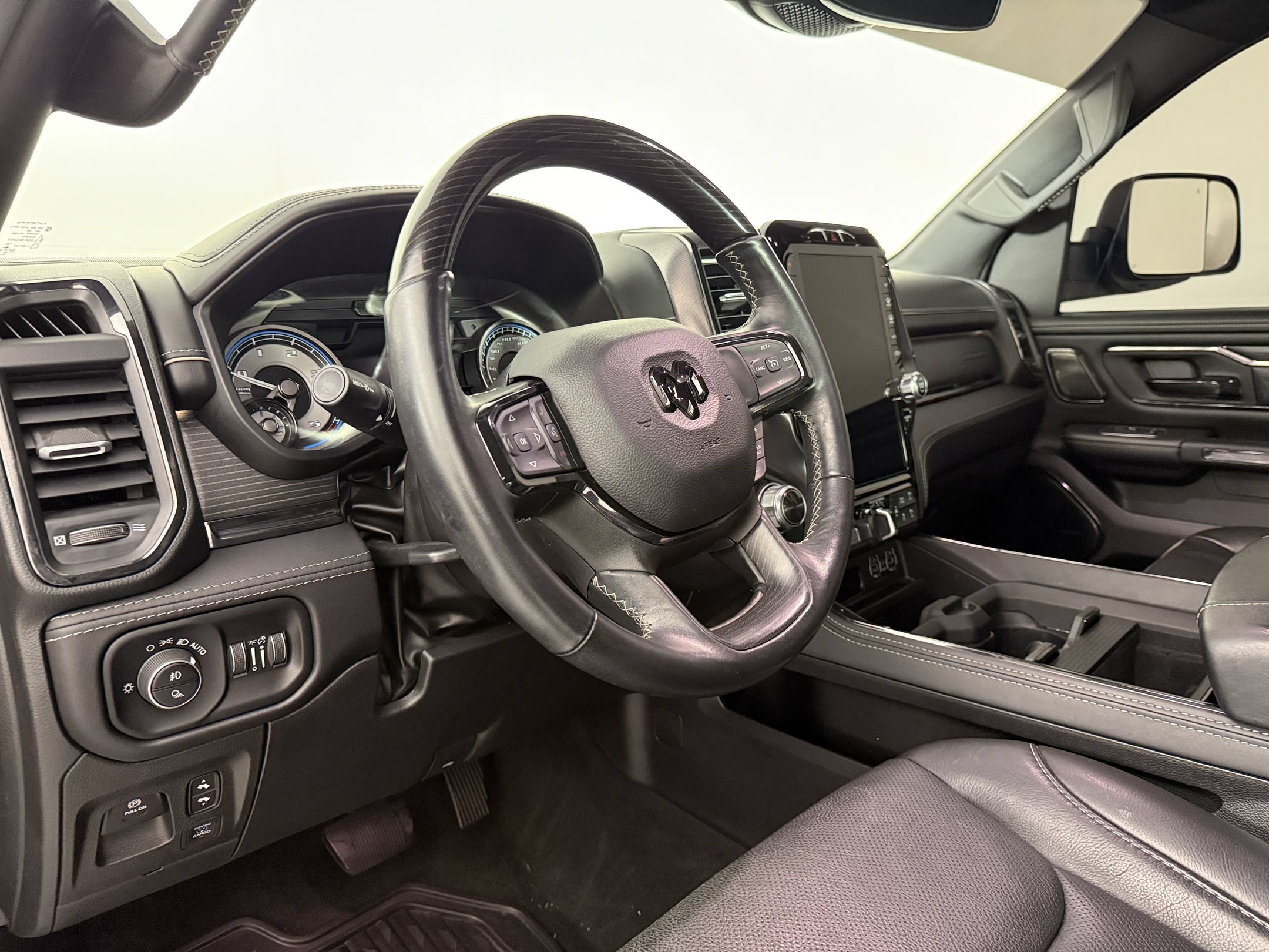 Used 2022 RAM 1500 Limited w/ Night Edition AWD/4WD image 4