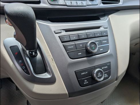 Used 2014 Honda Odyssey LX image 11
