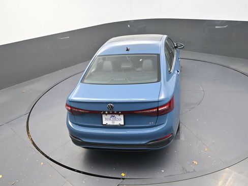 New 2026 Volkswagen Jetta SE FWD image 18