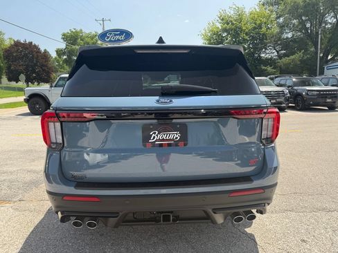 Used 2025 Ford Explorer ST AWD/4WD image 6