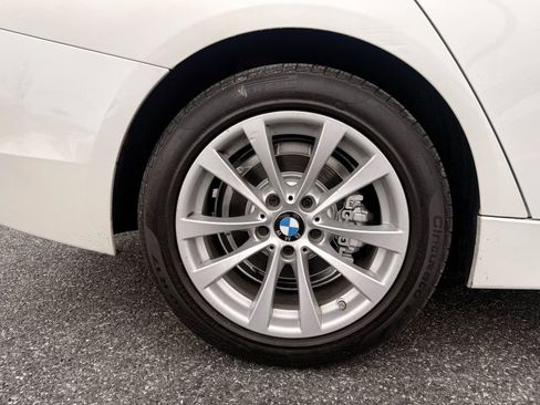 Used 2018 BMW 320i xDrive Sedan w/ Premium Package image 34