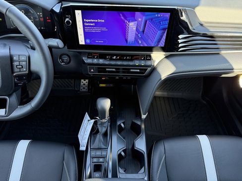 New 2026 Toyota Camry Hybrid image 18