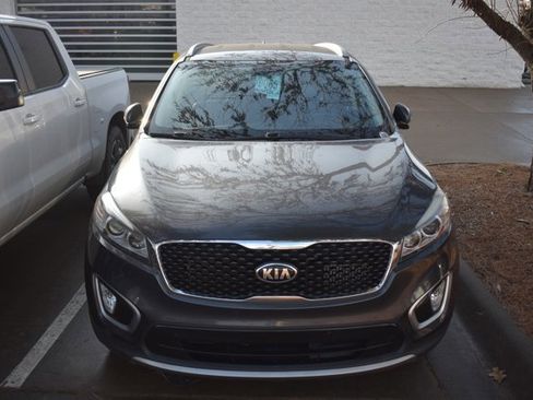Used 2017 Kia Sorento EX w/ EX Premium Package image 2