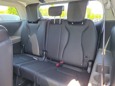 New 2026 Kia Carnival FWD image 10