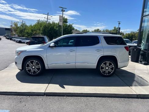 Used 2018 GMC Acadia Denali w/ Technology Package AWD/4WD image 4